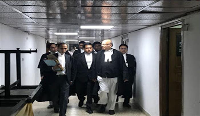 कर्नाटक सरकार गठन विवाद : आधी रात को शुरू हुई सुनवाई