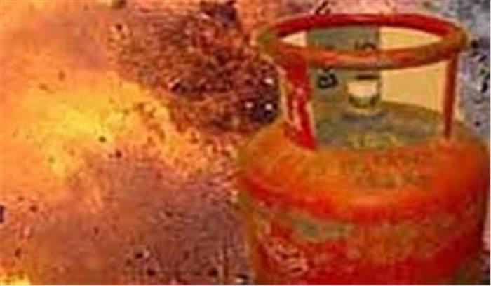 कर्नाटक में सिलिंडर विस्फोट में दो की मौत कर्नाटक में सिलिंडर विस्फोट में दो की मौत