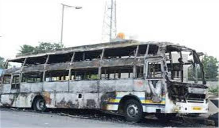 कर्नाटक में बस में आग लगने से छह घायल