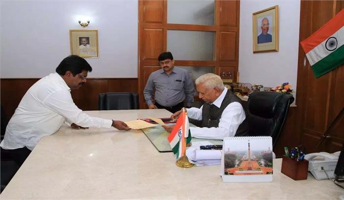 कर्नाटक में मंत्री नागेश ने इस्तीफा दिया, समर्थन वापस लिया