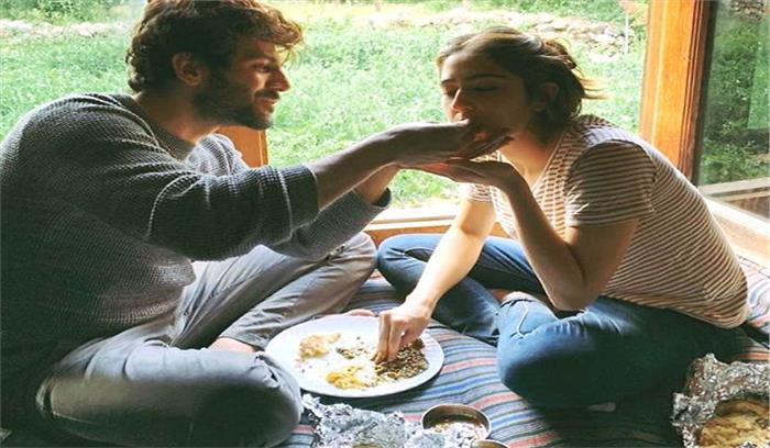 कार्तिक ने सारा से कहा : काफी दुबली हो गई हो