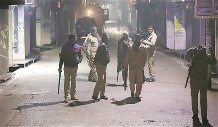 कासगंज पथराव एवं फायरिंग में मारे गए युवक का अंतिम संस्कार, स्थिति नियंत्रण में कासगंज पथराव एवं फायरिंग में मारे गए युवक का अंतिम संस्कार, स्थिति नियंत्रण में