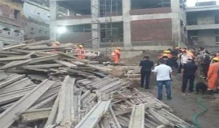 काशी विश्वनाथ परिसर में जर्जर इमारत गिरी, 2 लोगों की मौत