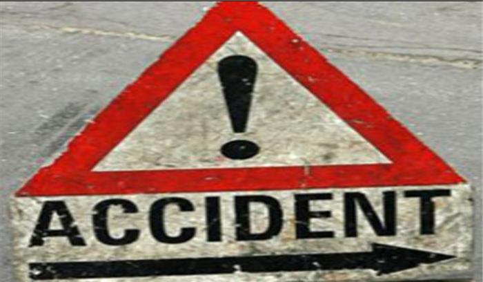 कश्मीर : वाहन की टक्कर से एक की मौत कश्मीर : वाहन की टक्कर से एक की मौत