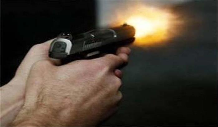 कश्मीर : गोलीबारी में 2 नागरिक घायल