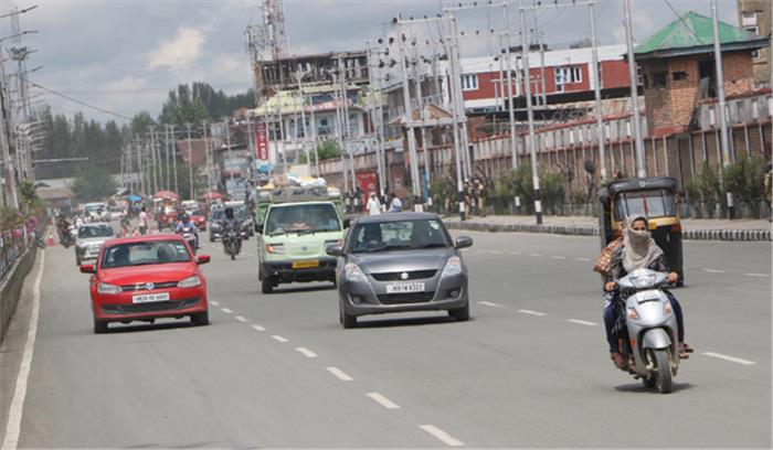 कश्मीर के हालात में सकारात्मक बदलाव आया है : मंत्री