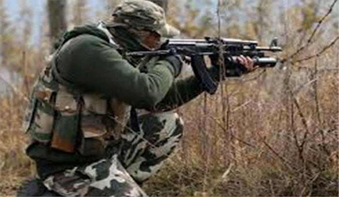 कश्मीर : घेरे गए आतंकवादियों के साथ मुठभेड़ जारी