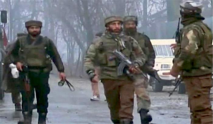 दूसरे दिन भी कश्मीर में कर्फ्यू जारी