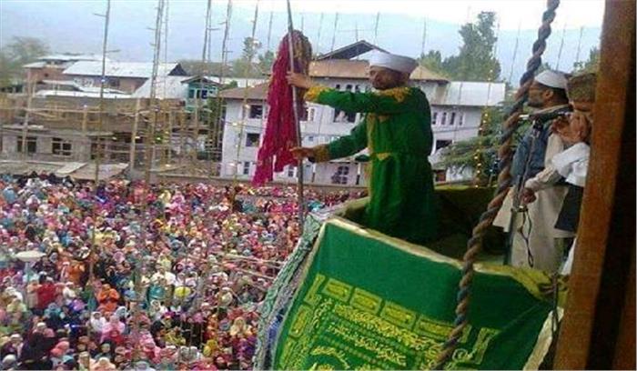 कश्मीर : धूमधाम से मनाया जा रहा है शाह-ए हमदान उर्स