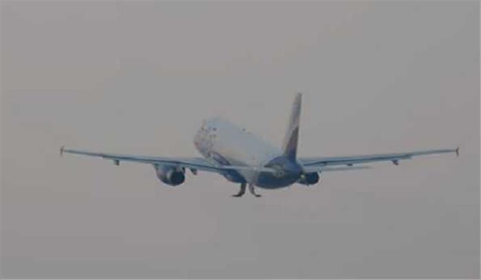 सात दिन बाद श्रीनगर हवाई अड्डे पर उड़ानें बहाल