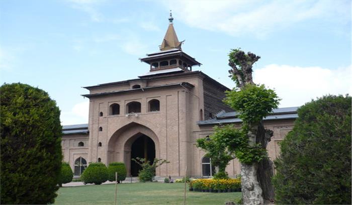 कश्मीर घाटी की मस्जिदों में जुमे की नमाज पर रोक