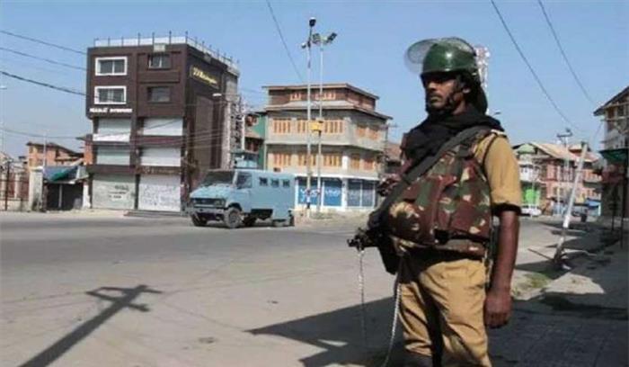 क्या कॉलेज खुलने के साथ ही सामान्य होंगे कश्मीर के हालात? क्या कॉलेज खुलने के साथ ही सामान्य होंगे कश्मीर के हालात?