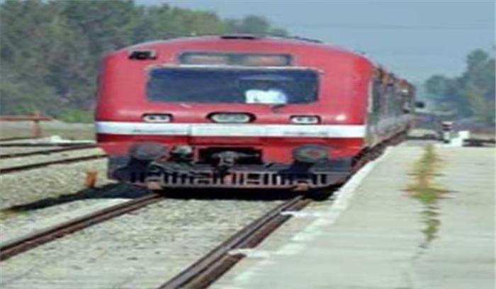 कश्मीर: चार युवकों की मौत के बाद बाधित ट्रेन सेवाएं शुरू