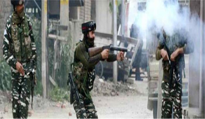 कश्मीर हिंसा में 3 आतंकवादी समेत 7 की मौत