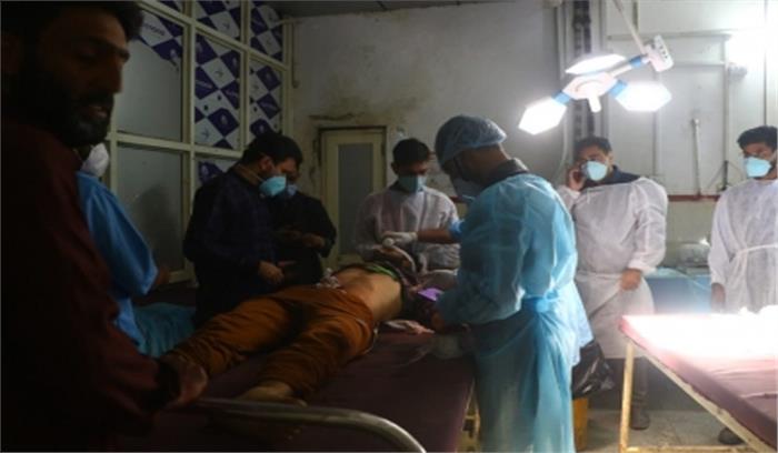 कश्मीर : अनंतनाग में आतंकियों की गोलीबारी में 2 लोगों की मौत कश्मीर : अनंतनाग में आतंकियों की गोलीबारी में 2 लोगों की मौत