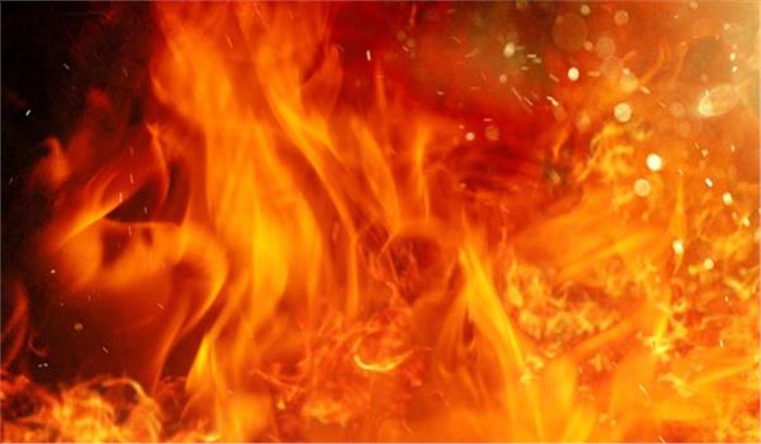 कश्मीर: चेनी चौक और रेशी बाजार में आग लगने से करोड़ों की संपत्ति जलकर राख