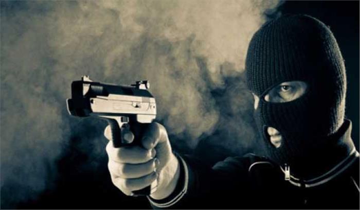 कश्मीर के पुलवामा में अज्ञात लोगों की गोलीबारी में एसपीओ घायल कश्मीर के पुलवामा में अज्ञात लोगों की गोलीबारी में एसपीओ घायल