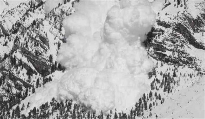 ‘चिल्लेकलां’ से पहले ही ठंड से चिल्ला रही है कश्मीर घाटी ‘चिल्लेकलां’ से पहले ही ठंड से चिल्ला रही है कश्मीर घाटी