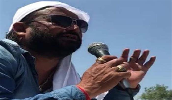 मुफ्ती के खिलाफ अभद्र भाषा के आरोप में कश्मीर भाजपा नेता का भाई गिरफ्तार मुफ्ती के खिलाफ अभद्र भाषा के आरोप में कश्मीर भाजपा नेता का भाई गिरफ्तार