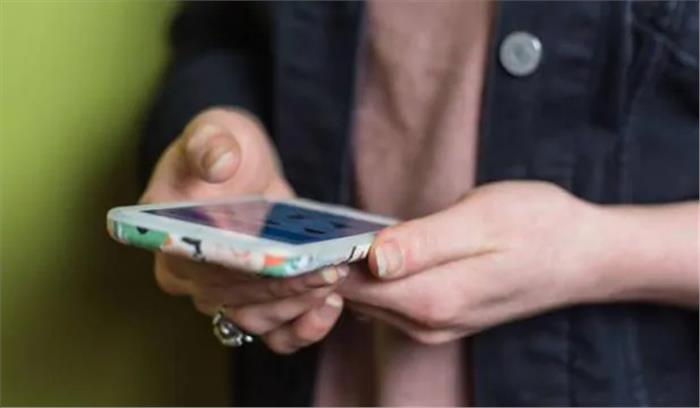 कश्मीर में प्री-पेड मोबाइल चलने पर सुरक्षाबलों की जान में जान आई!