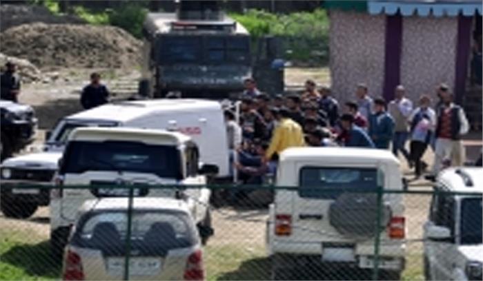 कश्मीर : भाजपा कार्यकर्ताओं को भोजन पैकेट बांटने में पुलिस वाहन के इस्तेमाल की जांच के आदेश