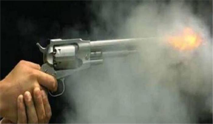 कश्मीर में आतंकियों ने नागरिक को गोली मारी