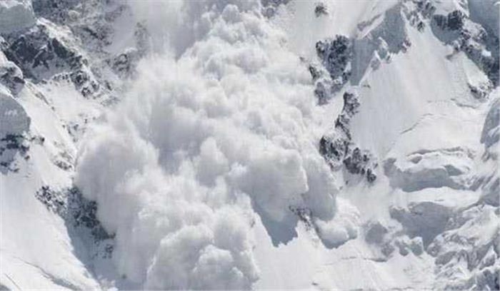 नेपाल में हिमस्खलन के बाद सात लापता, 150 को बचाया गया