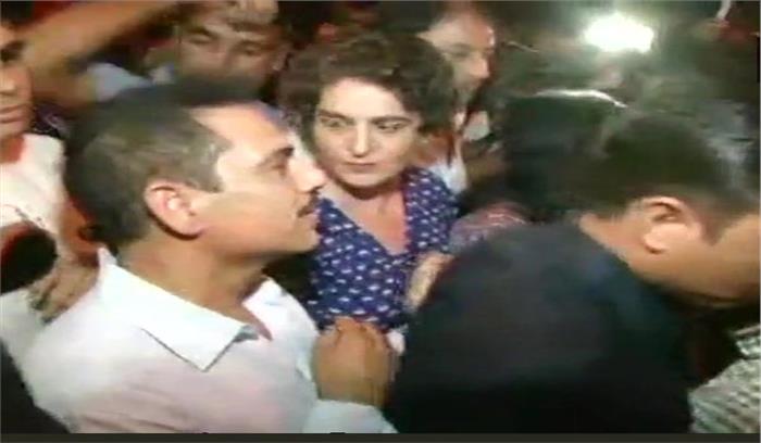 बलात्कार की घटनाओं पर राहुल ने निकाला मार्च, प्रियंका के साथ हुई धक्का-मुक्की