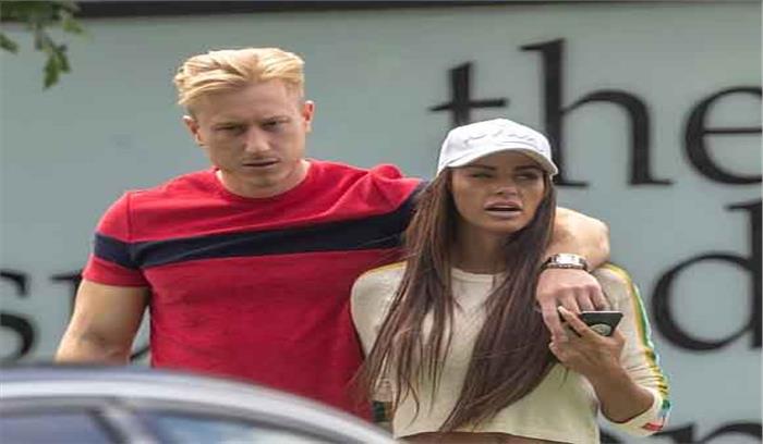 शादीशुदा होने के बावजूद क्रिस बॉयसन से शादी करना चाहती है केटी प्राइस शादीशुदा होने के बावजूद क्रिस बॉयसन से शादी करना चाहती है केटी प्राइस