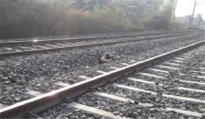 रेल पटरी से दो भाइयों का शव बरामद