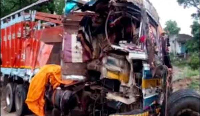 कौशांबी में सड़क हादसे में दो की मृत्यु