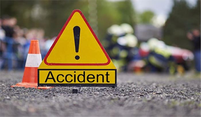 कौशांबी में सड़क हादसे में बाइक सवार की मौत