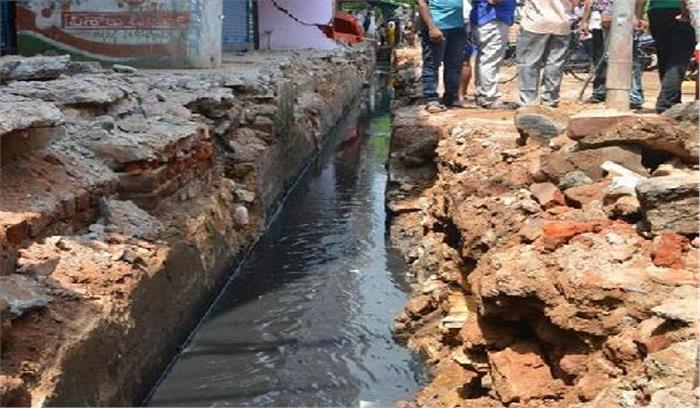 नाले में गिरकर बच्चे की मौत मामले में नगर आयुक्ततलब