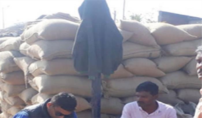 छत्तीसगढ़ में धान समिति केंद्रों पर छापे में 3429 बोरी धान जब्त