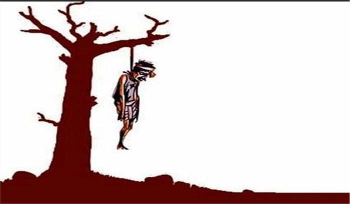 छत्तीसगढ़ :किसान ने फांसी लगाकर की आत्महत्या