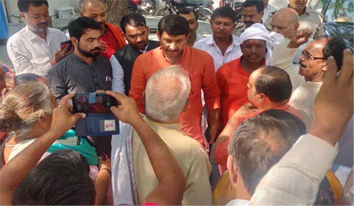 केजरीवाल के घर के बाहर प्रदर्शन, मनोज तिवारी हिरासत में