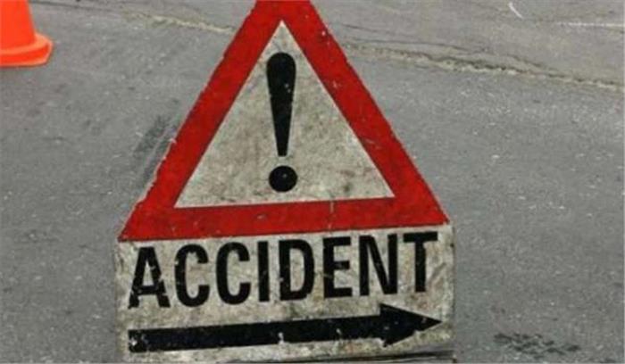 बिहार :ट्रक और ऑटो की टक्कर में तीन लोगों की मौत