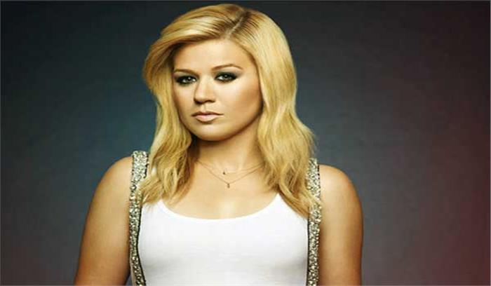 प्रियंका चोपड़ा को बेहद पसंद करती हैं केली क्लार्कसन प्रियंका चोपड़ा को बेहद पसंद करती हैं केली क्लार्कसन