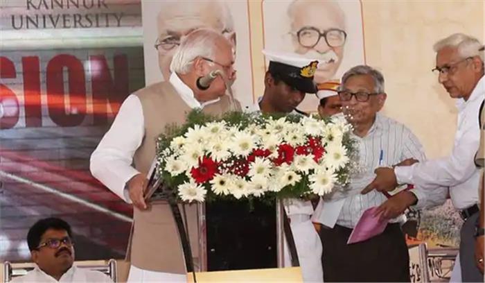 केरल : राज्यपाल से भिड़े इतिहासकार इरफान, स्टाफ से धक्का-मुक्की का आरोप