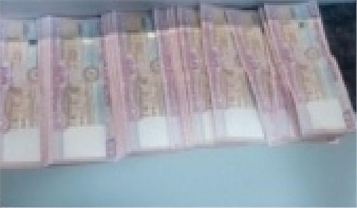 केरल में कन्नूर हवाईअड्डे पर विदेशी मुद्रा के साथ व्यक्ति गिरफ्तार