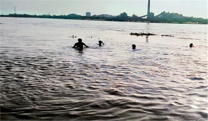 केरल में तीन छात्र नदी में डूबे, 2 की मौत, 1 लापता