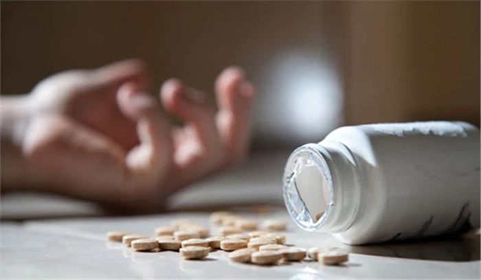 केरल में युवक-युवती ने की आत्महत्या केरल में युवक-युवती ने की आत्महत्या