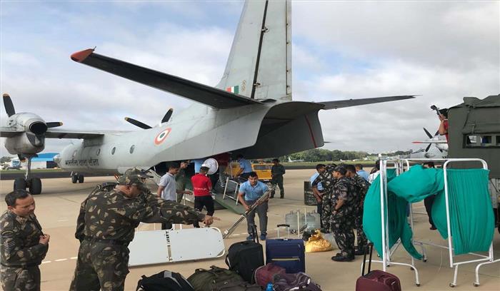 केरल बाढ़: वायु सेना का मेडिकल सहायता समेत राहत कार्य जारी