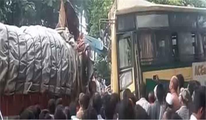 केरल में बस और लॉरी के बीच टक्कर, 3 की मौत और 24 घायल