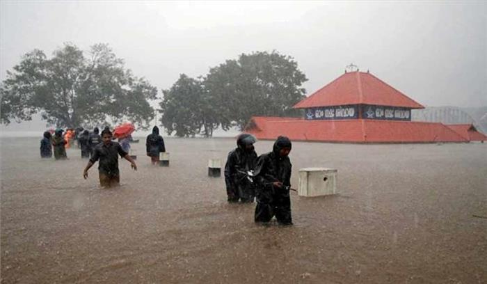 केरल में बारिश से 42 लोगों की मौत, 1 लाख से अधिक राहत शिविरों में