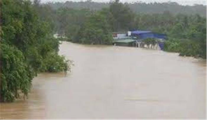 केरल बाढ़ विभीषिका में 108 की मौत, 34 लापता केरल बाढ़ विभीषिका में 108 की मौत, 34 लापता