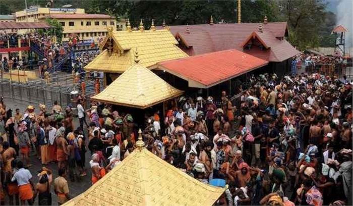 सबरीमाला में महिलाओं को मंदिर जाने से रोका गया
