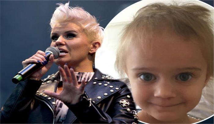 केरी कैटोना ने तीन साल की बेटी के प्यार में कटवाए बाल