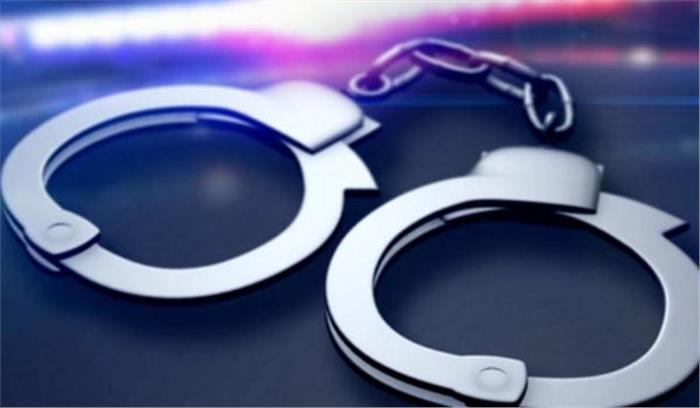 छग: व्हीकल विस्फोट में नौ जवान शहीद, सात नक्सली गिरफ्तार छग: व्हीकल विस्फोट में नौ जवान शहीद, सात नक्सली गिरफ्तार