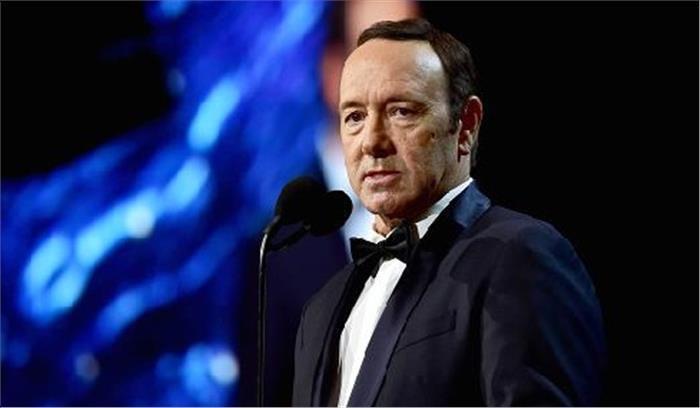 केविन स्पेसी पर लगा नस्लीय आधार पर भेदभाव करने का आरोप 